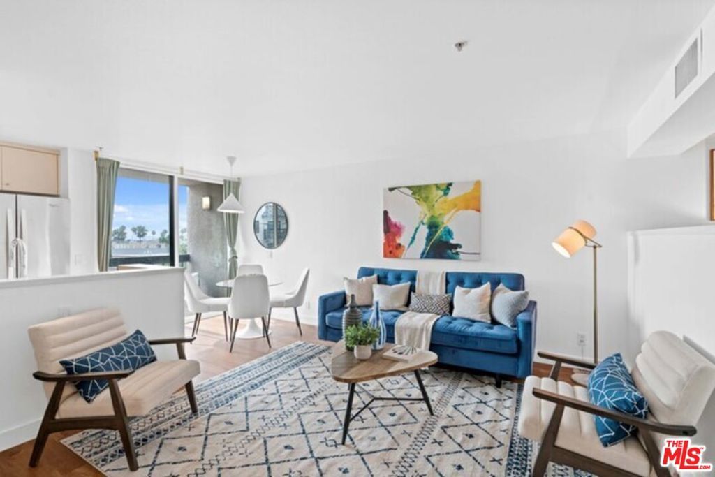 Photo of 7320 Hawthorn Avenue #219, Los Angeles, CA 90046 (MLS # 25608823)