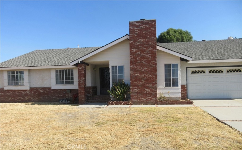 NOTE: UTILITIES: ELECTRICITY, WATER AND NATURAL GAS WILL BE ADDED TO THE RENT AT $500 PER MONTH. THEREFORE, THE TOTAL RENT PER MONTH WILL BE $3095 TO INCLUDE THESE UTILITIES.
PEACEFUL, GATED PRIVATE LOT, SINGLE STORY HOME in Menifee! Potential for RV or Boat parking. This home has 1 Bedroom, 1 bath, private parking area (NO garage), separate living room and bonus room, spacious kitchen area with dining niche, and laundry room with hookups. This home has all new interior and exterior paint, new flooring throughout, new kitchen and bathroom cabinets, new quartz counter tops, new stainless steel appliances, new blinds, new toilets...everything is virtually brand new! This home is on a private lot and behind the gate and main home (Home A) and is separated by fencing. There is parking area specific for this home. There is no garage parking. The garage room can be used for storage or a separate office, game room, etc. Walk in the front door to the living room with cozy fireplace and then continue on to the kitchen. To the right of the kitchen is the laundry room area and bonus room with a patio to the side yard. To the left when walking in the front door is the 1 bedroom with a very large walk in closet, the 1 bath and a storage closet. This home come with 4 mini-split climate controls for the home. A MUST SEE!