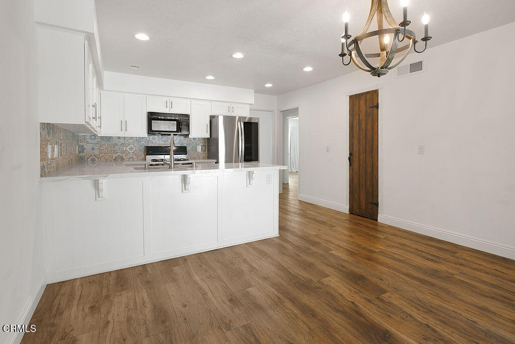 Village Glen-724 - Residential Lease