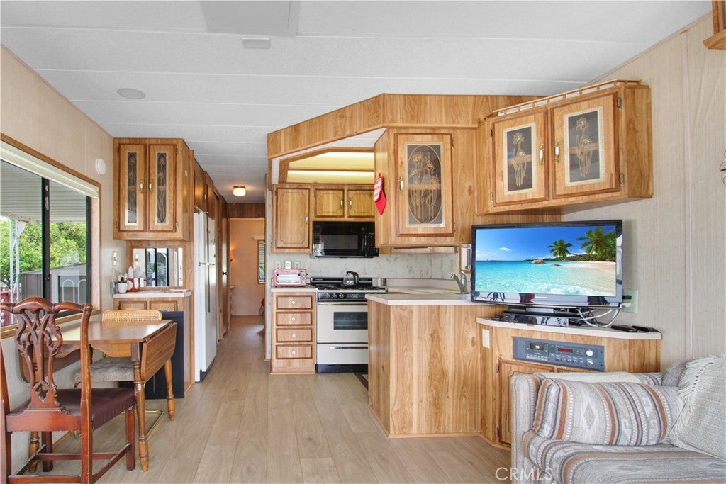 70201 Aurora Road 110