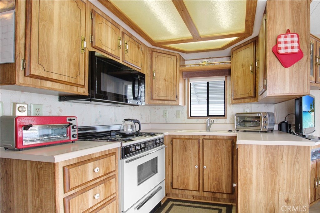 70201 Aurora Road 110