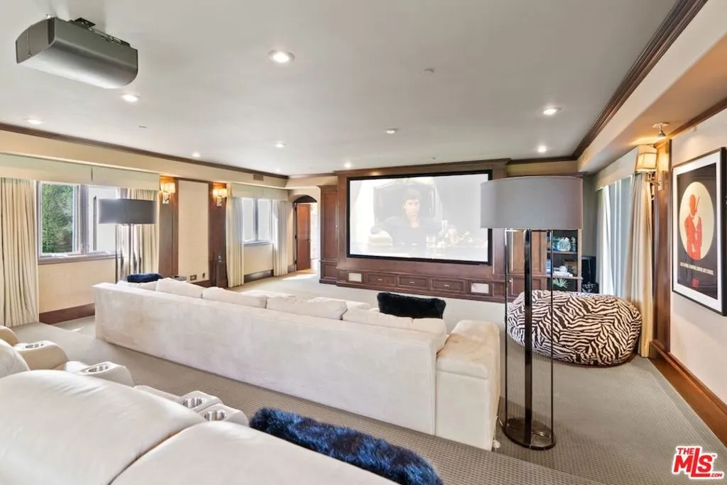 Calabasas, California 91302, United States, 6 Bedrooms Bedrooms, ,9 BathroomsBathrooms,Residential,Active,177043