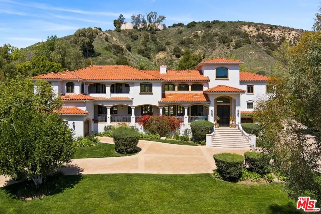 Calabasas, California 91302, United States, 6 Bedrooms Bedrooms, ,9 BathroomsBathrooms,Residential,Active,177043
