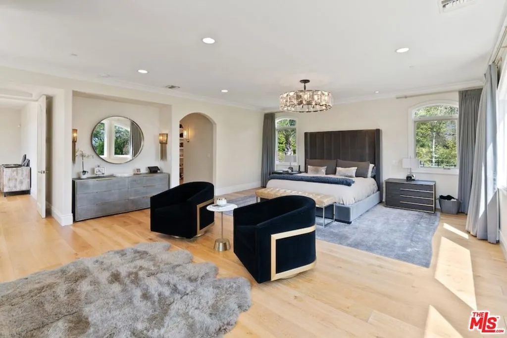 Calabasas, California 91302, United States, 6 Bedrooms Bedrooms, ,9 BathroomsBathrooms,Residential,Active,177043