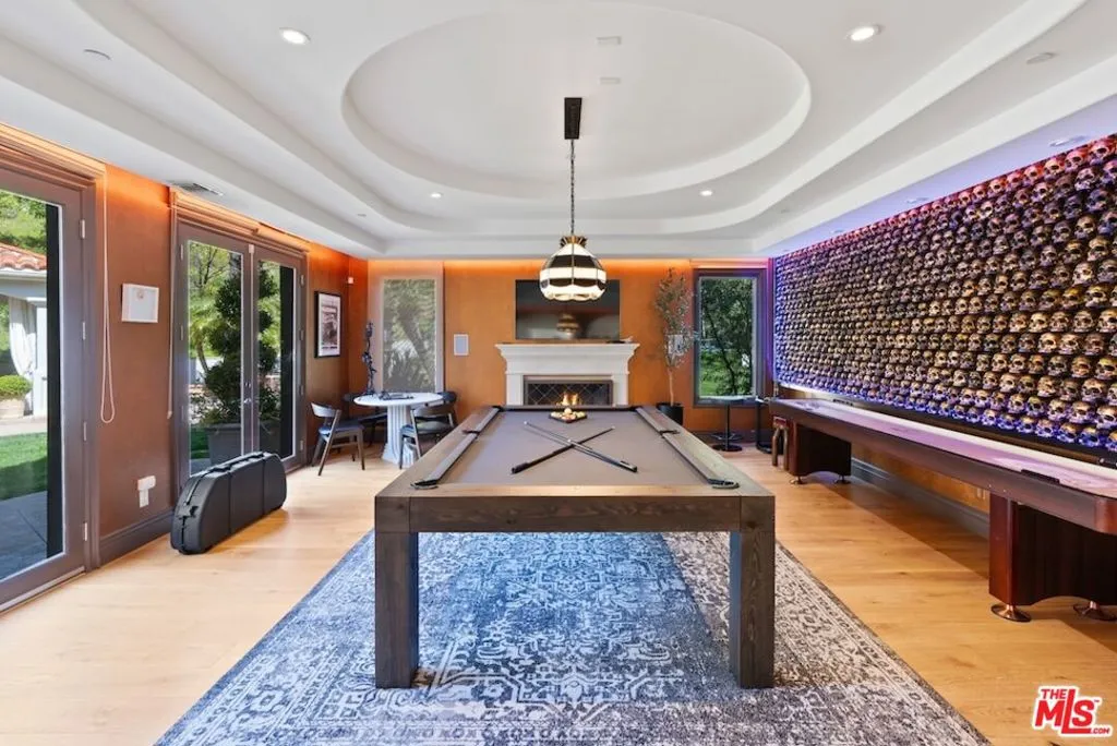 Calabasas, California 91302, United States, 6 Bedrooms Bedrooms, ,9 BathroomsBathrooms,Residential,Active,177043