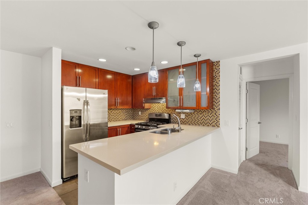 4702 Fulton Avenue 202
