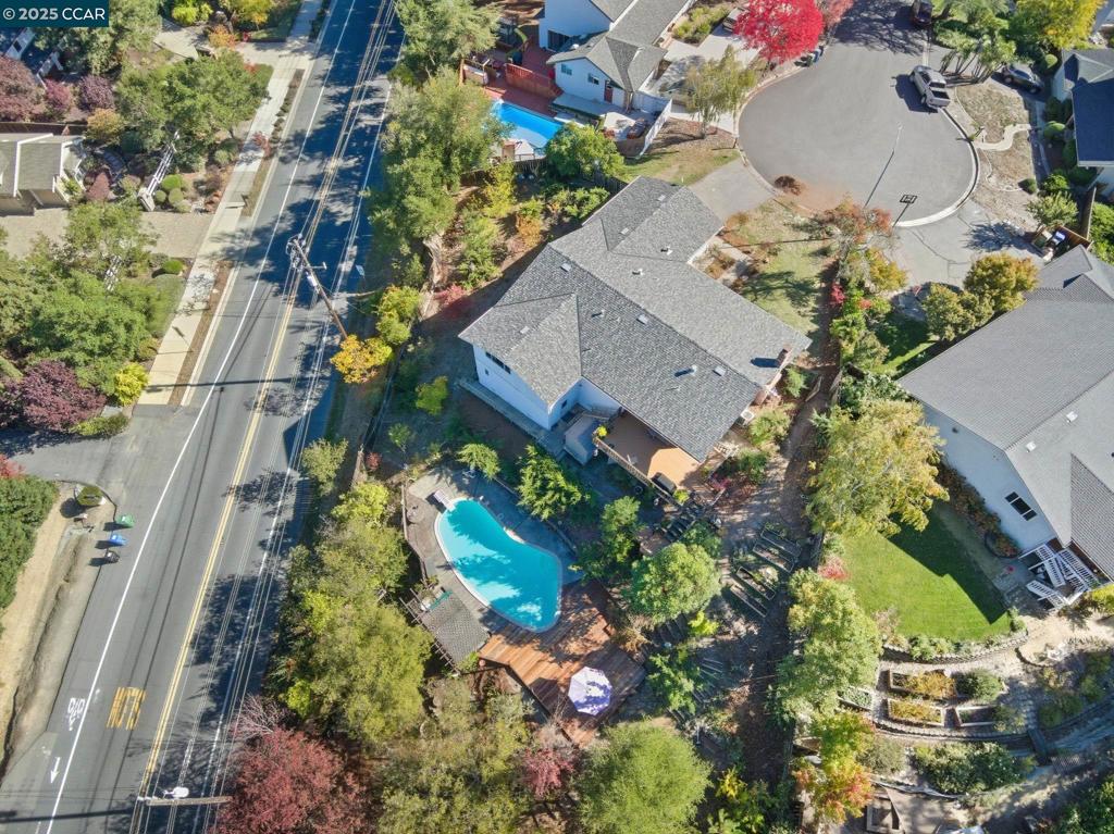 CAMINO WOODS - Residential