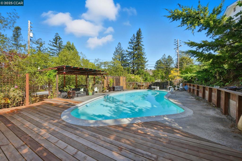 CAMINO WOODS - Residential