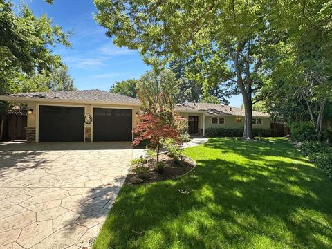 Photo of 1527 Queensbury Avenue, Los Altos, CA 94024 (MLS # ML82025819) Photo of 1527 Queensbury Avenue, Los Altos, CA 94024 (MLS # ML82025819)