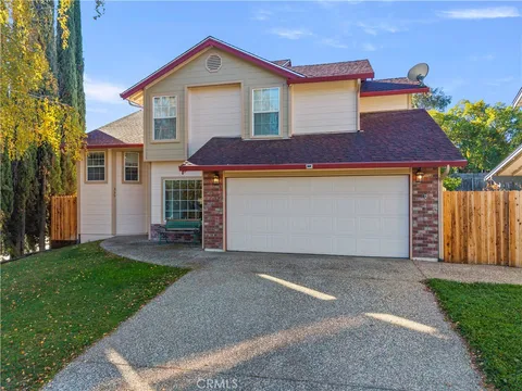 255 Robles Dr, Lakeport, CA 95453 - MLS#: LC25252499