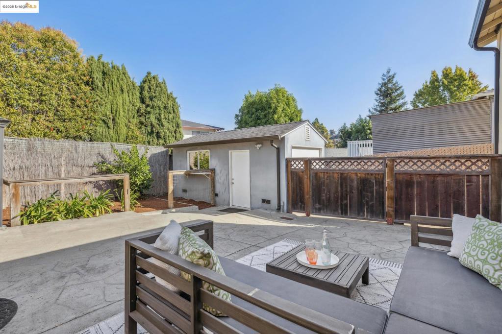 CASTRO VALLEY - Residential