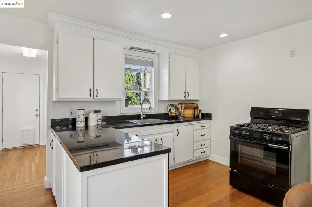 CASTRO VALLEY - Residential