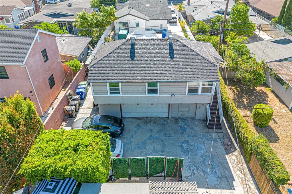 120 N HOBART Boulevard