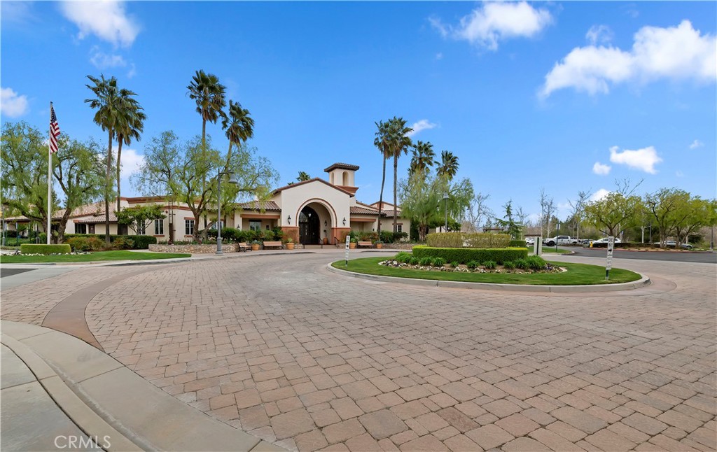 Four Seasons - Residential