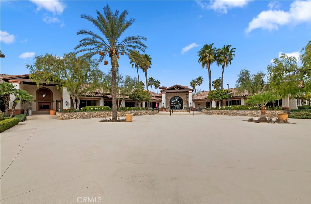 Four Seasons - Residential