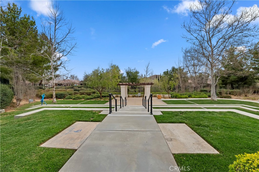 Four Seasons - Residential