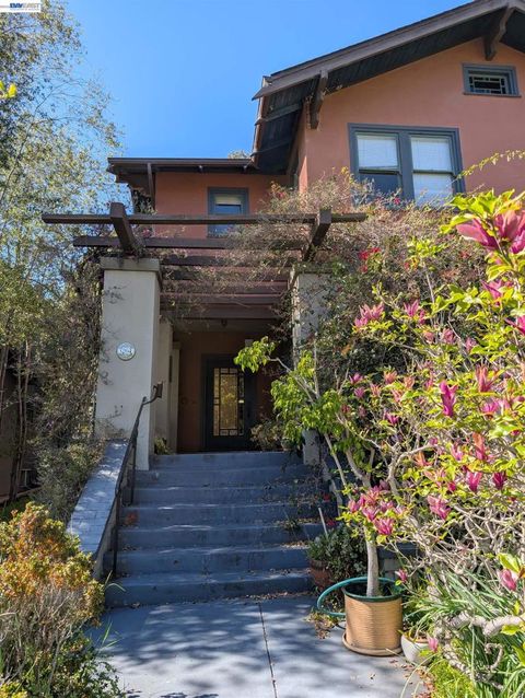 Photo of 1264 MONTEREY AVENUE Ave, Berkeley, CA 94707 (MLS # 41129930)