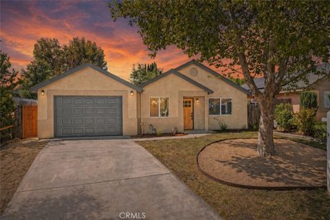 Photo of 46 Lone Oak Way, Templeton, CA 93465 (MLS # SC26068416)