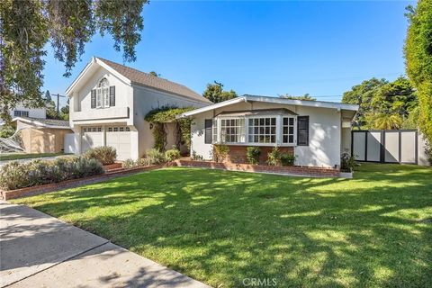 Photo of 3019 Samoa PL, Costa Mesa, CA 92626 (MLS # OC26112781)