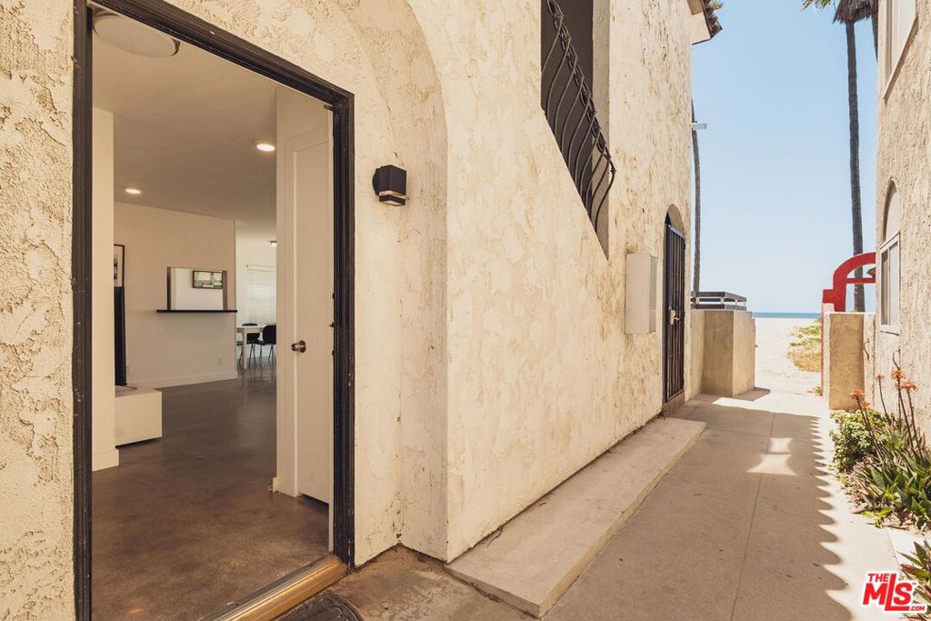 2609 Ocean Front Walk