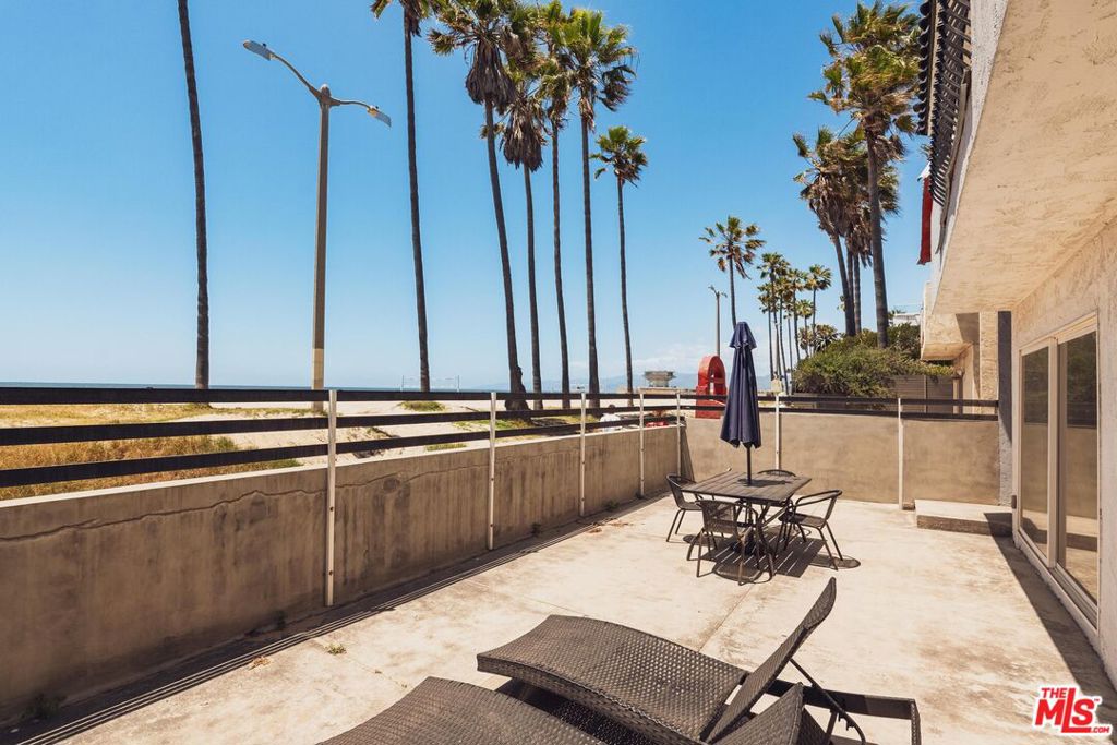 2609 Ocean Front Walk