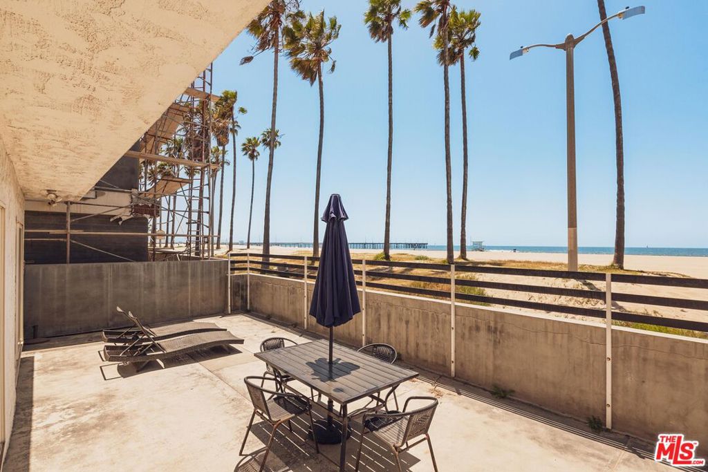 2609 Ocean Front Walk