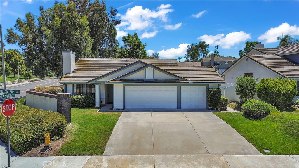 Welcome home to a charming three-bed, two-bath single-story home in the heart of Temecula. Situated on a spacious corner lot, this home features an open layout with a cozy fireplace, bright kitchen with breakfast nook, and a private primary suite. Enjoy a large backyard, indoor laundry, and a three-car garage—all in a quiet HOA community close to top-rated schools, parks, and shopping. Perfect for families or anyone seeking comfortable, single-level living!