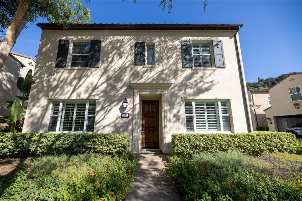 Welcome to 862 Terrace Lane. This move-in ready, detached home is peacefully tucked away in the gated Vantage community in the hills of Diamond Bar and is ready for the next tenant(s) to make themselves at home! Featuring 3 bedrooms and a bonus den (that can be used as a 4th bedroom, office or loft), 3 baths, 2 car attached garage with direct access, private courtyard, community pool, spa, club house and scenic trails and all this while being situated in the award winning Walnut School District. Conveniently located just above the Target shopping center and within 5 minutes of local shops, groceries and restaurants. See the video walk-through and make yourself at home!!!