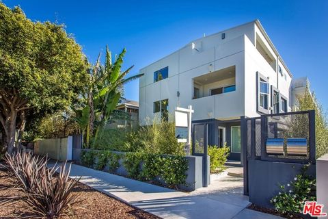 Photo of 613 6TH Avenue, Venice, CA 90291 (MLS # 26676721)