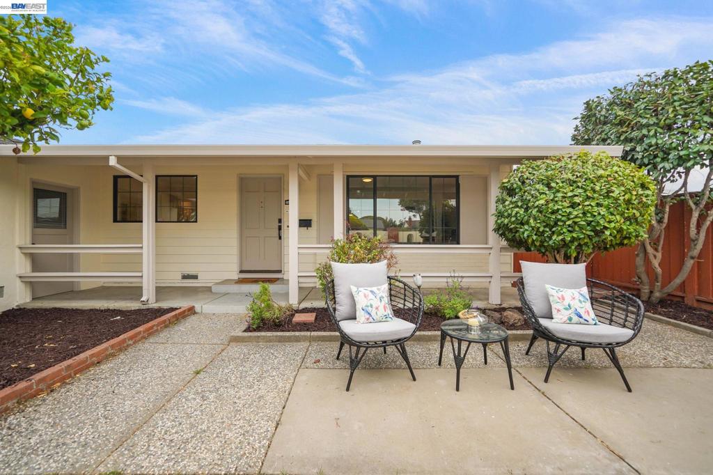 5470 Fernwood Dr
