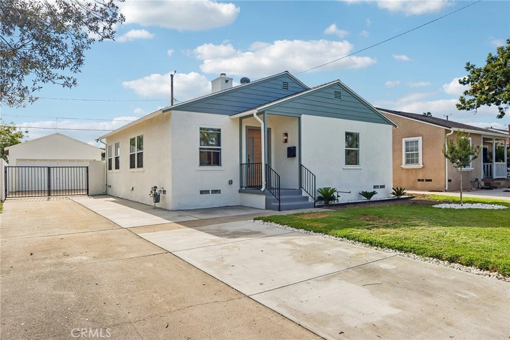 2213 N Valley Street, Burbank CA 91505