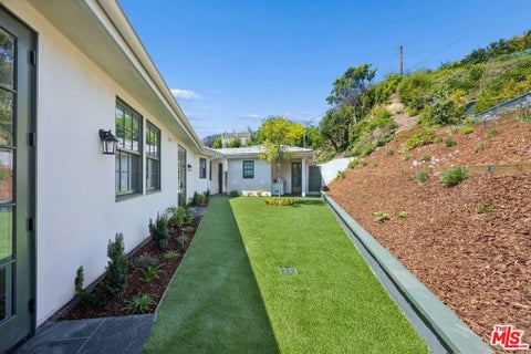 Tiny photo for 15201 Mc Kendree Avenue, Pacific Palisades, CA 90272 (MLS # 26997107)