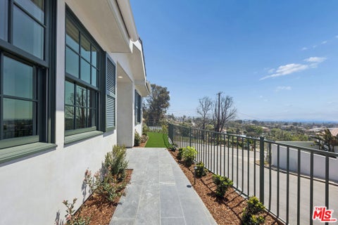 Tiny photo for 15201 Mc Kendree Avenue, Pacific Palisades, CA 90272 (MLS # 26997107)