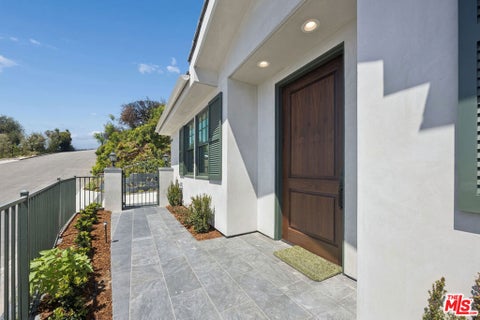 Tiny photo for 15201 Mc Kendree Avenue, Pacific Palisades, CA 90272 (MLS # 26997107)