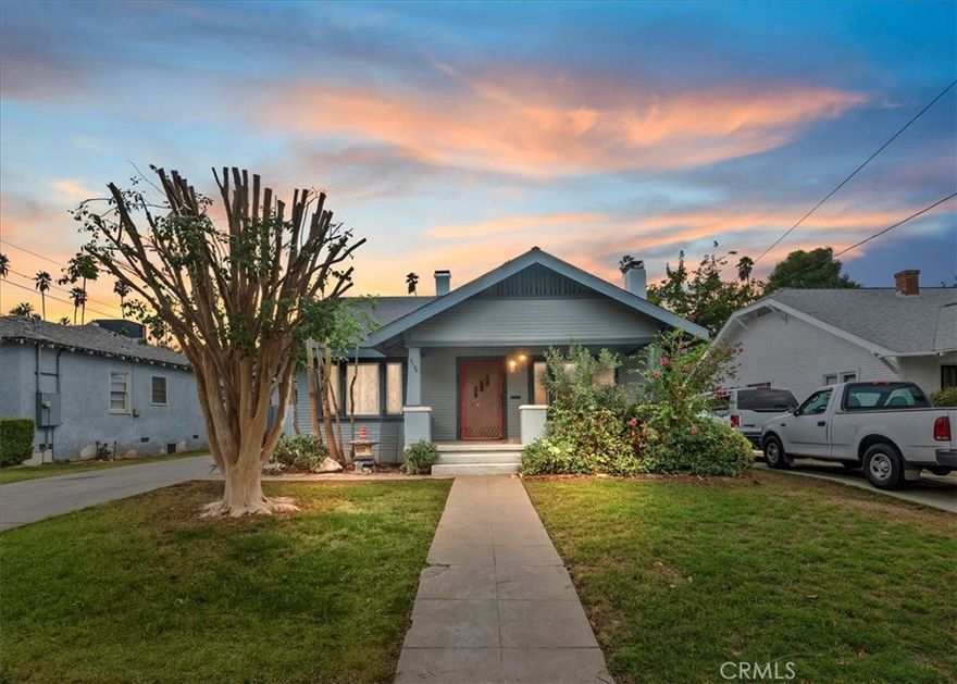 Located in the highly sought-after Wood Streets neighborhood, this 3-bedroom, 2-bath home is full of potential and ready for your personal touch. The home features beautiful original hardwood floors, brand new carpet in the bedrooms, and freshly painted bathrooms. The spacious layout offers plenty of natural light and comfortable living areas, while the large backyard provides ample space for outdoor entertaining, gardening, or even an ADU. Recent updates include a new electrical panel. This Alta Vista property offers endless possibilities.