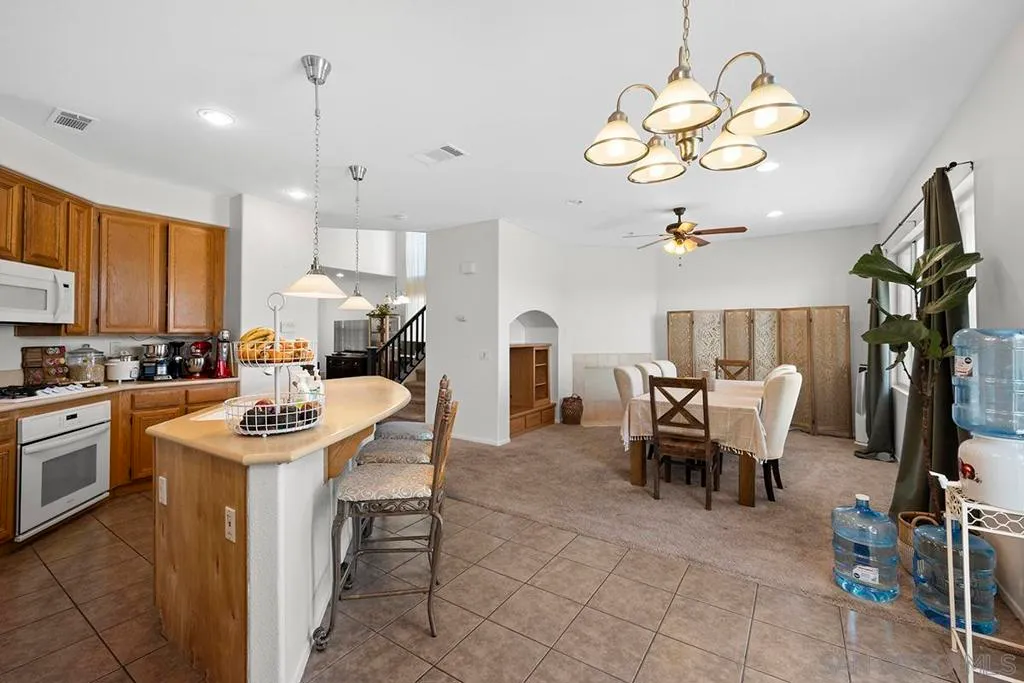 Chula Vista, California 91910, United States, 3 Bedrooms Bedrooms, ,3 BathroomsBathrooms,Residential,Active,173638