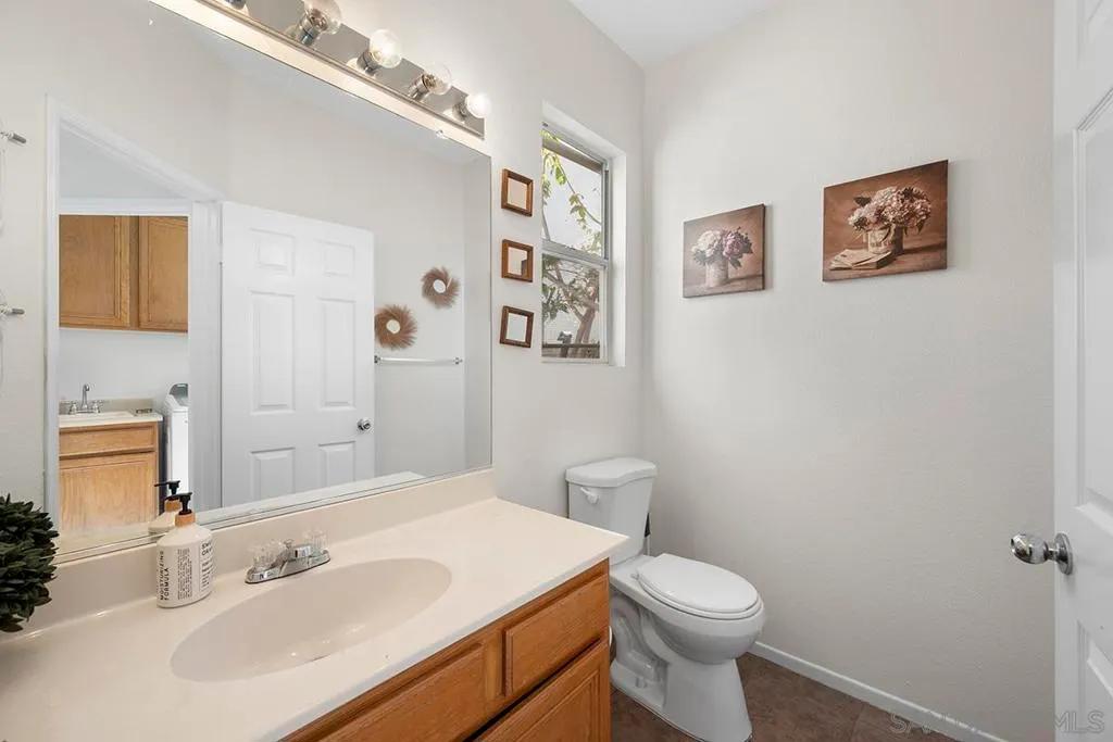 Chula Vista, California 91910, United States, 3 Bedrooms Bedrooms, ,3 BathroomsBathrooms,Residential,Active,173638