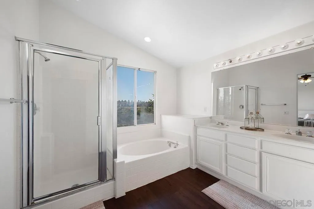 Chula Vista, California 91910, United States, 3 Bedrooms Bedrooms, ,3 BathroomsBathrooms,Residential,Active,173638