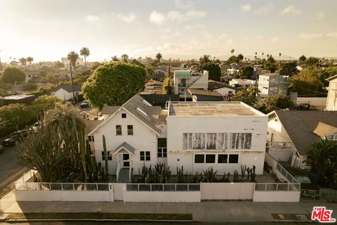 Photo of 405 Broadway Street, Venice, CA 90291 (MLS # 26829719)