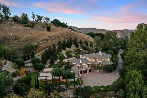Photo of 6029 Fairview PL, Agoura Hills, CA 91301 (MLS # SR26212315)
