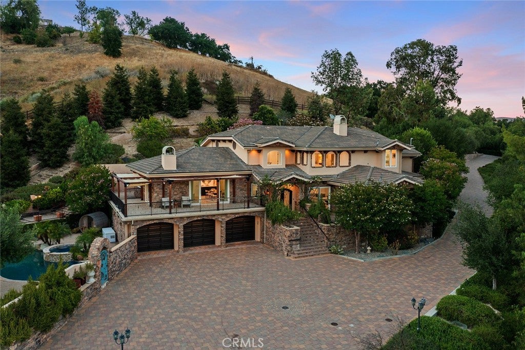 6029 Fairview