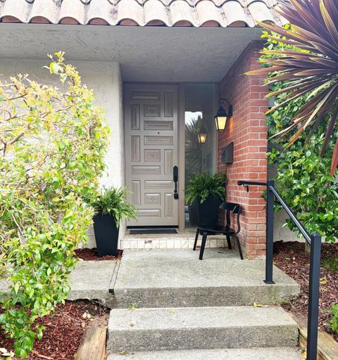 Photo of 247 Casitas Bulevar, Los Gatos, CA 95032 (MLS # ML82042867)