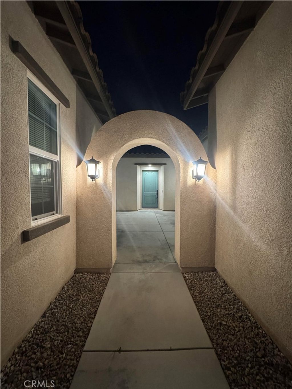 Photo of 12925 Davona Dale Rd, Apple Valley, CA 92308 (MLS # IV26015475)