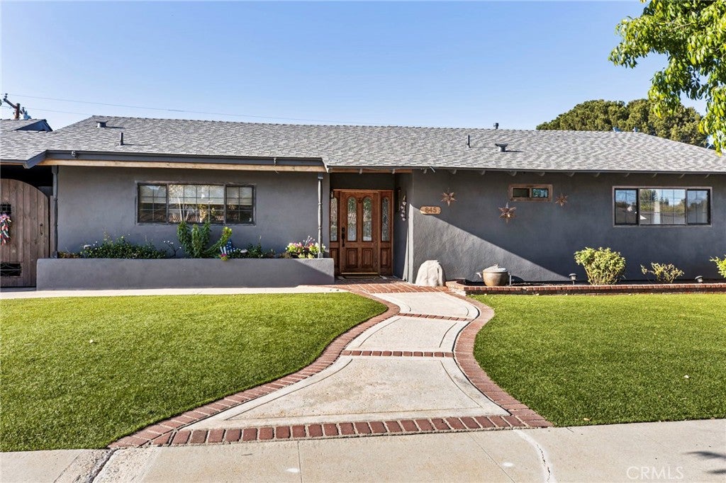 845 W Hacienda
