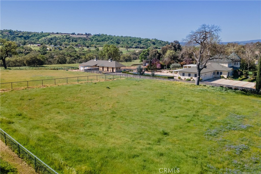 Paso Robles, California, 93446, United States, 4 Bedrooms Bedrooms, ,5 BathroomsBathrooms,Residential,Active,2016421