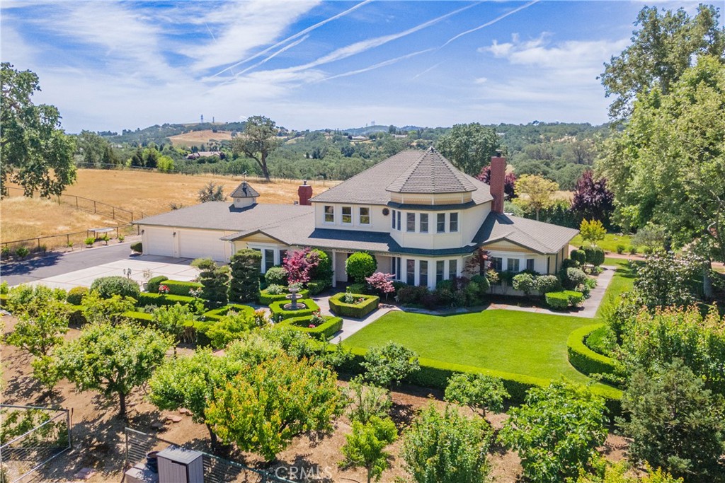 Paso Robles, California, 93446, United States, 4 Bedrooms Bedrooms, ,5 BathroomsBathrooms,Residential,Active,2016421