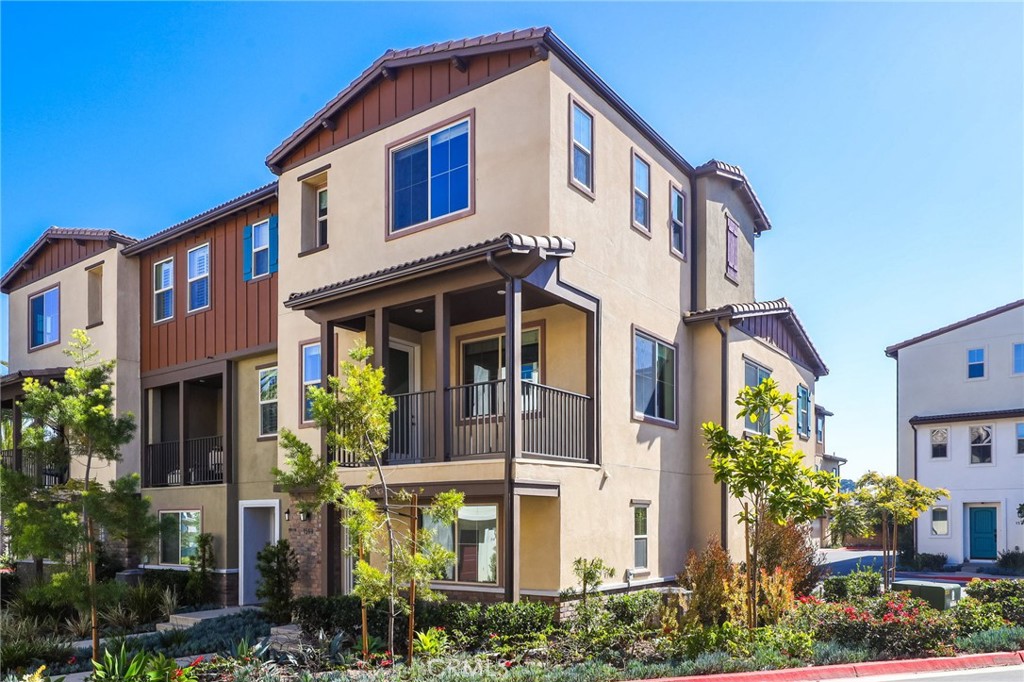 1568 Fig Tree Way