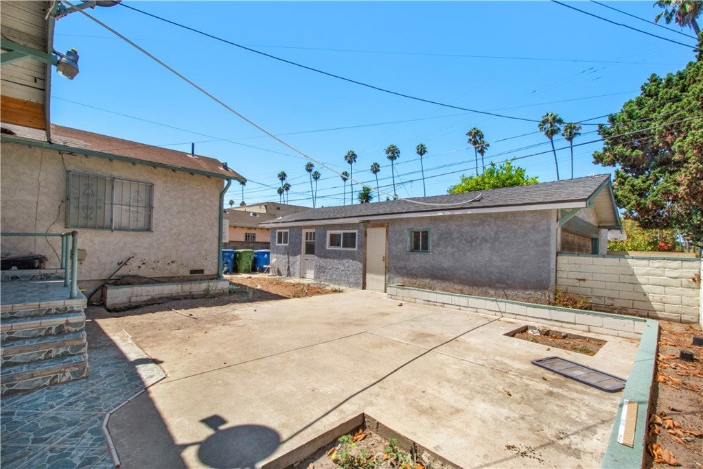 Photo of 4301 Arlington Ave. AVE, Los Angeles, CA 90008 (MLS # SR26122173)