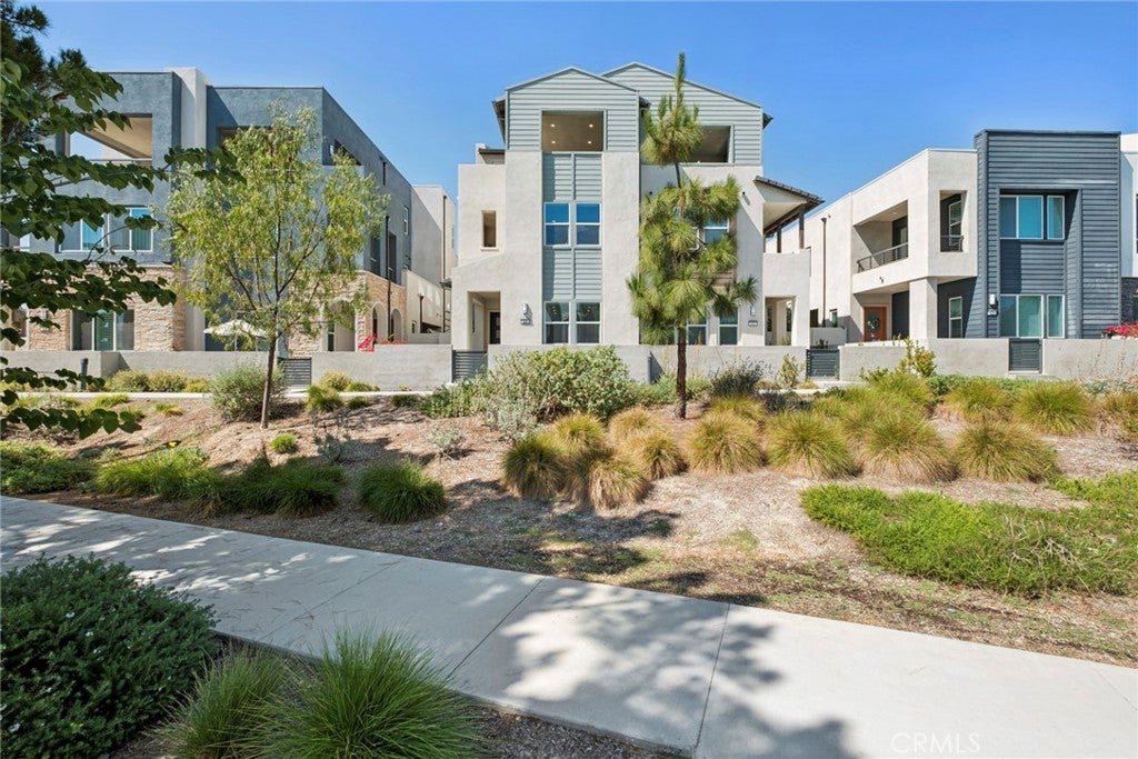 327 Baluster, Irvine CA 92618 - Photo 46