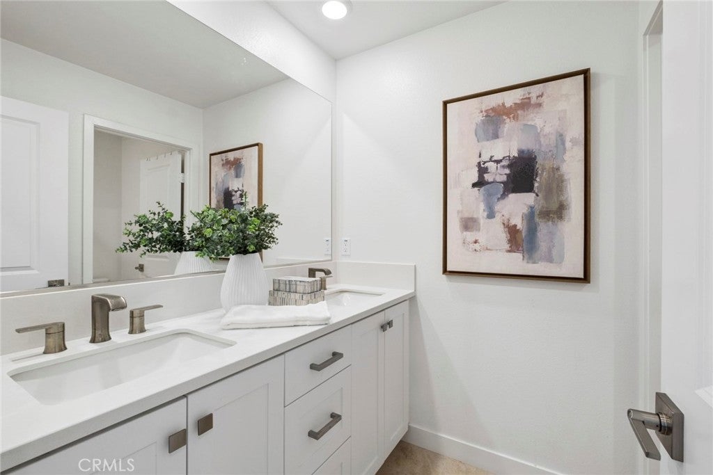 327 Baluster, Irvine CA 92618 - Photo 24